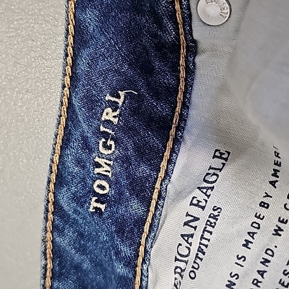 American Eagle size 6 distressed style 32x30 tomgirl straight leg jeans - Picture 6 of 7